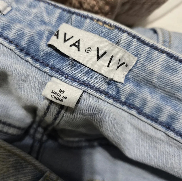 NWOT Ava & Viv A-Line Denim Midi Skirt, Light Wash, Front Slit, Plus Size 18W. - Picture 10 of 12